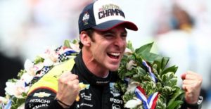 Simon PAGENAUD célèbre sa victoire d'Indianapolis