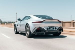 Aston Martin sur piste