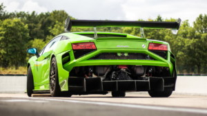 Lamborghini Supertrofeo verte en vue arrière