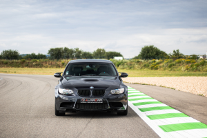 BMW M3 noir de face