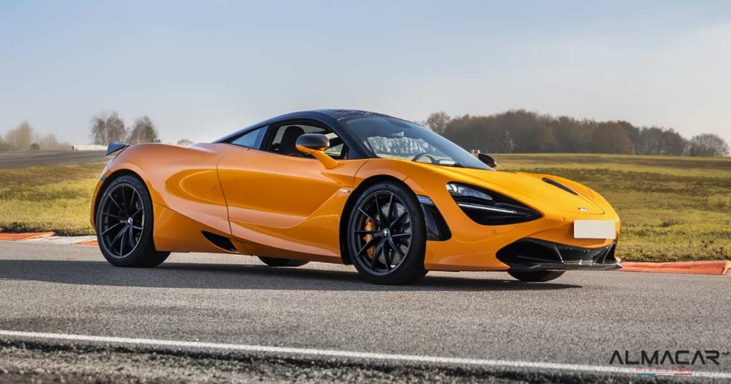 McLaren 720S sur circuit