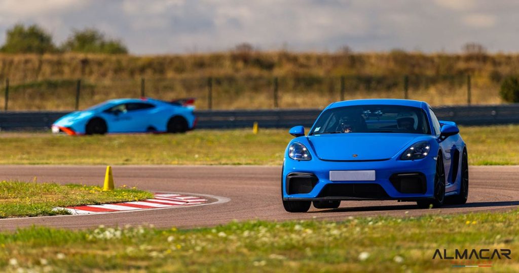 Stage de pilotage à Fontenay-le-Comte en Porsche 718 Cayman GT4